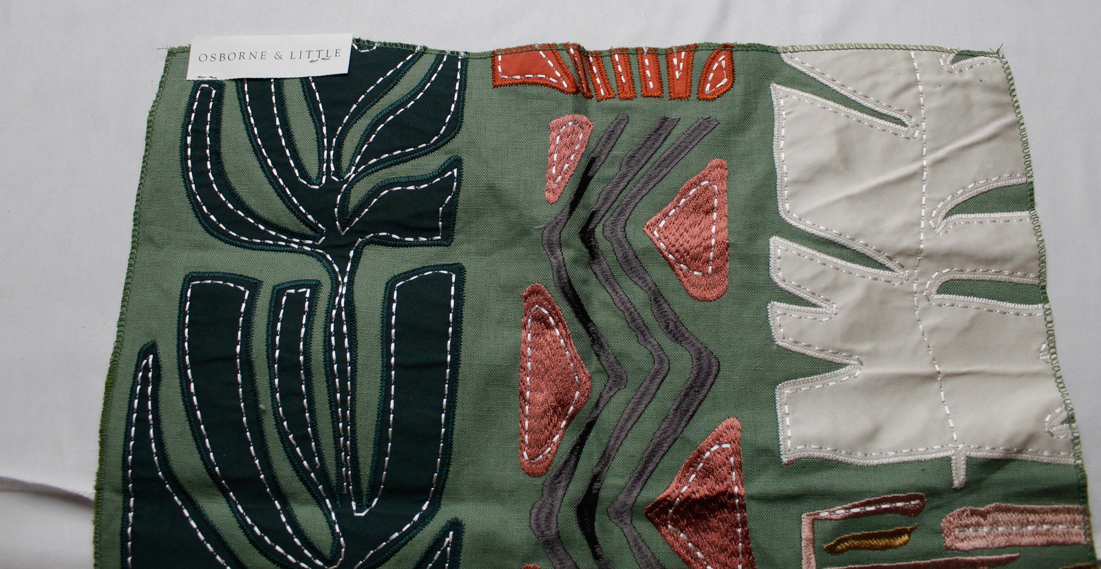 Osborne & Little Unisex Adult’s Santa Fe Totem Fabric EH6 Green 17.5×17″