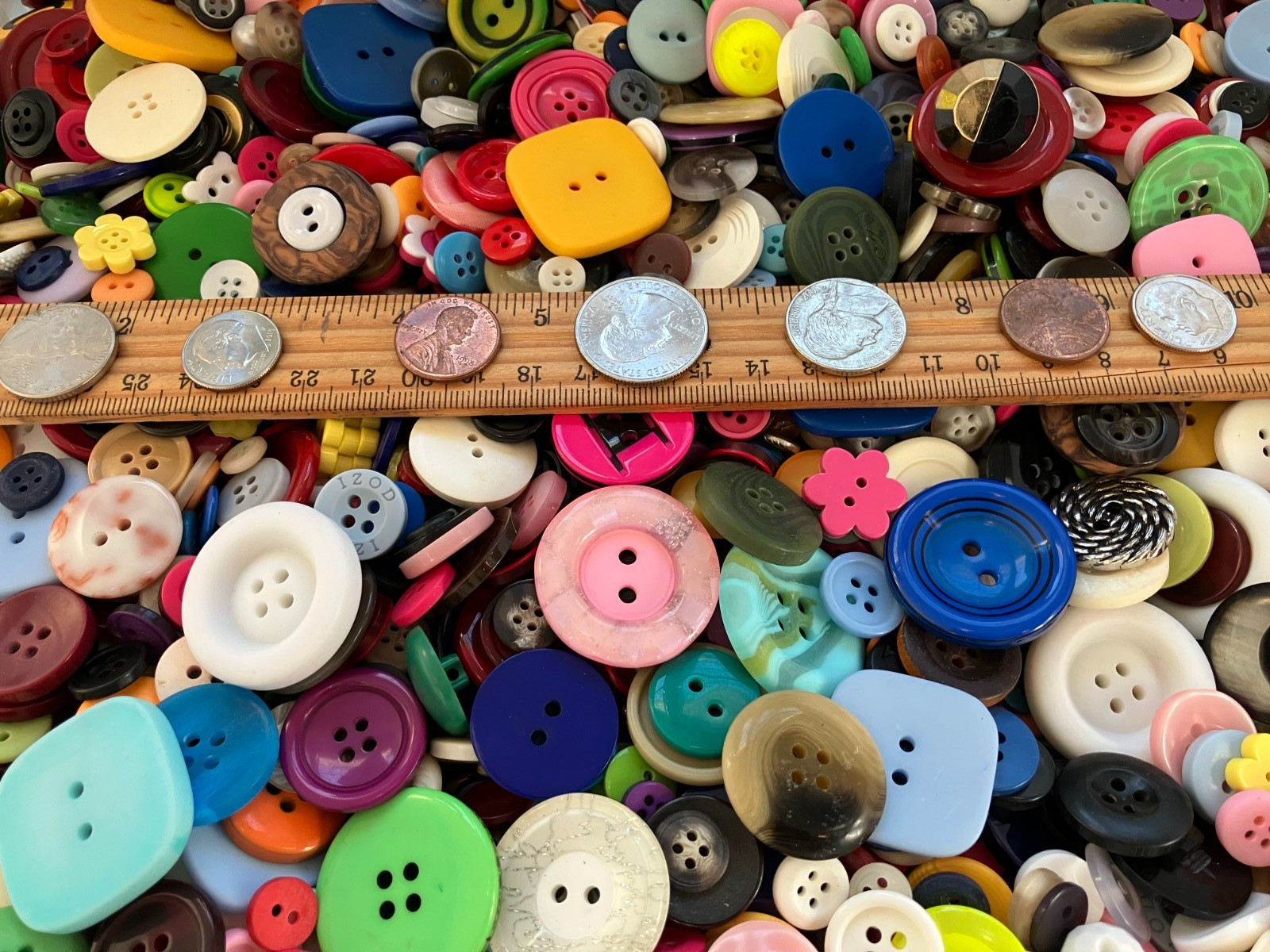 200 New Buttons assorted mixed color and sizes bulk Mixed Button lot MX1