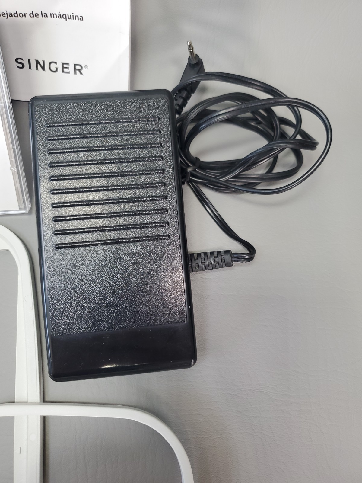 Singer Futura CE-250 Sewing Machine Embroidery Unit, Hoops, Manual, CDs + More