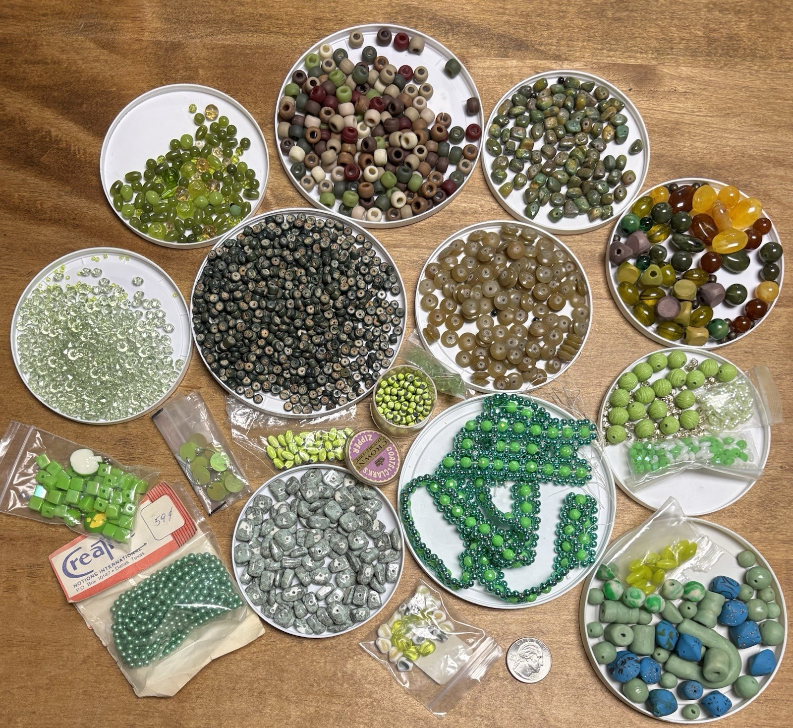 Green Beads VTG, Acrylic, Plastic, Wood, Clay, Faux, Pearl, Misc Shades Of Green