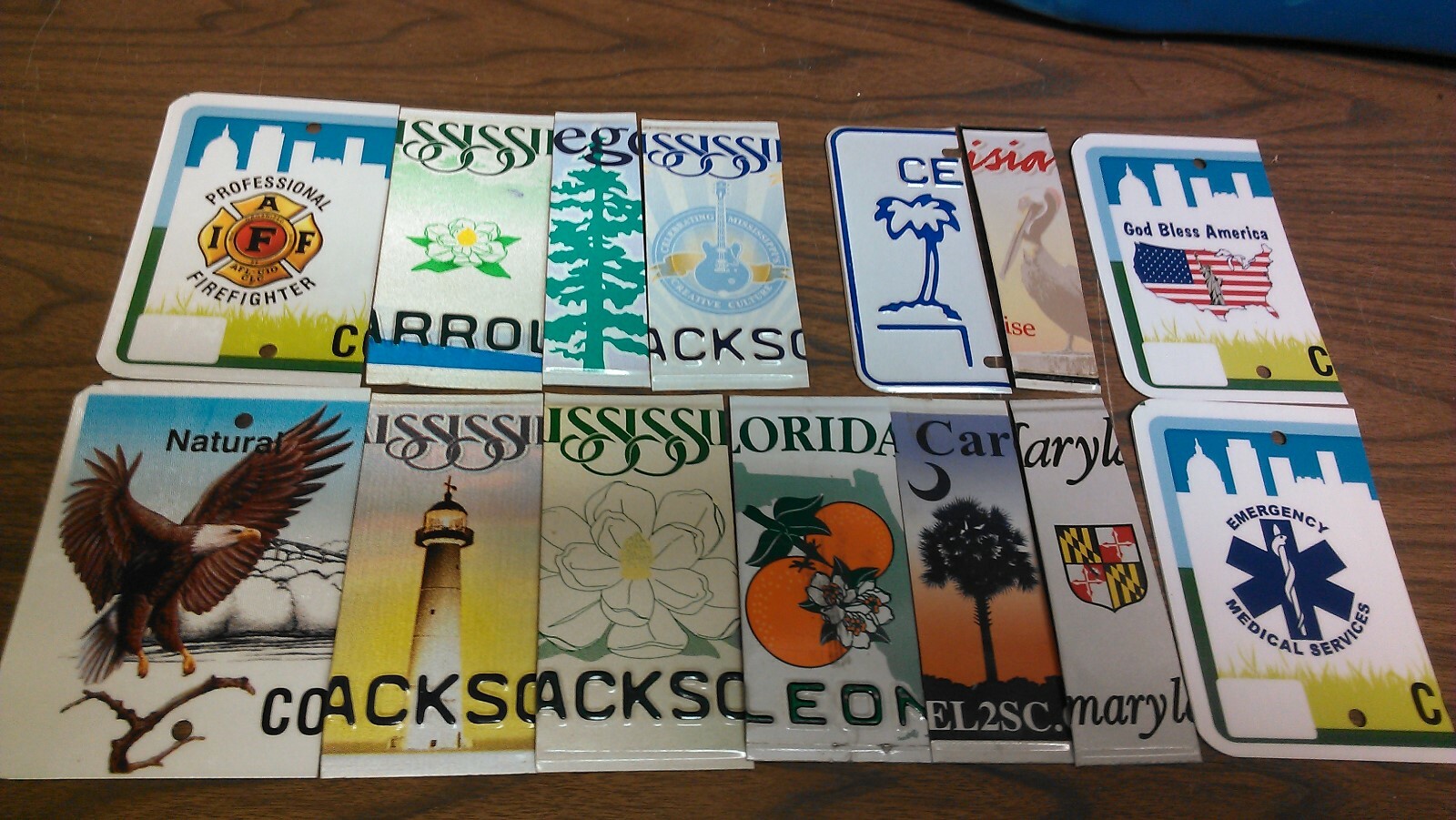 LICENSE PLATE LETTERS NUMBERS SYMBOLS PIECES COLORFUL CRAFTS SIGNS ART MANCAVE