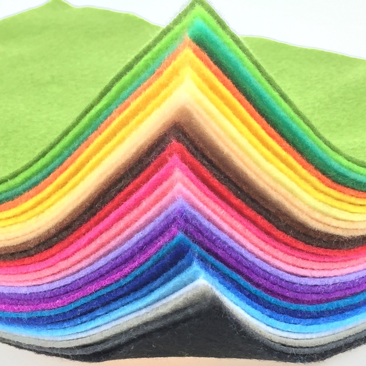 28pcs 12 x 8 inches (30cmx20cm) 1.4mm Thick Soft Felt Fabric Sheet Assorted C…