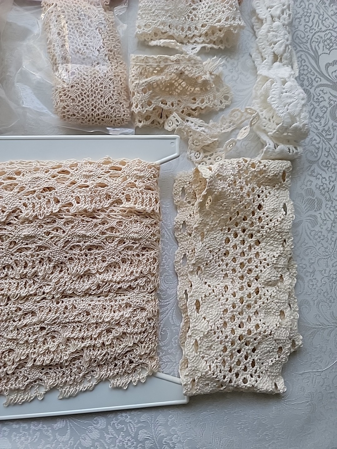 Lot of Flat & Ruffled Chunky Lace Trim Embellishment – White – Ivory – Cream