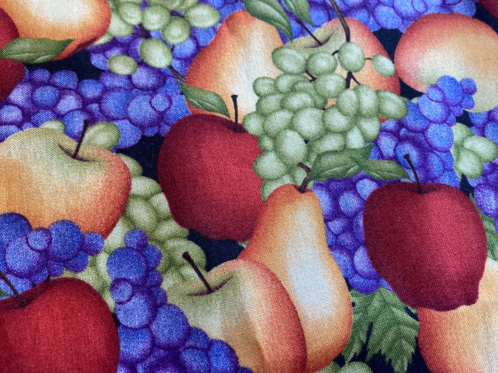 QUILTING TREASURES FABRIC~Angela Anderson~FRUIT~Apples Pears Grapes~44×92~GREEN~