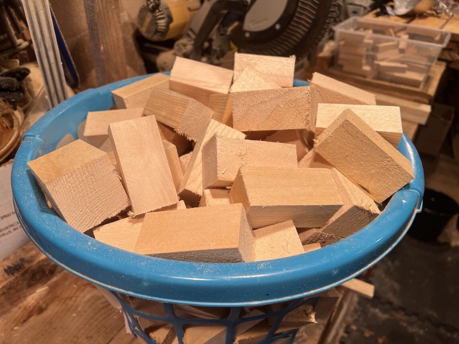 (20) 1 1/2″ x 1 1/2″ x 3” Solid Basswood Carving Turning Wood Blocks Blanks