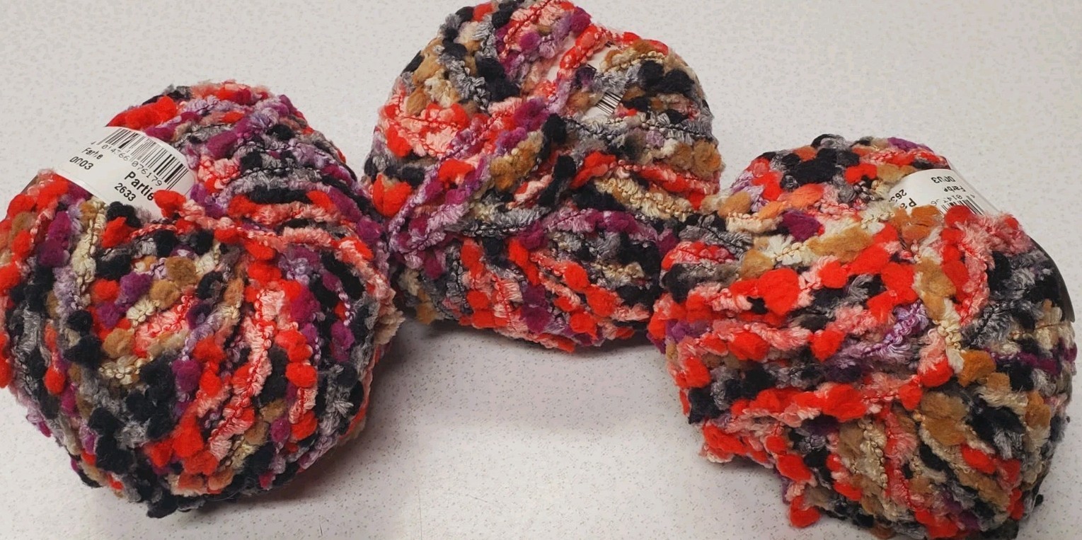 Lot of 3 Balls On Line Linie 127 TOPAS Color 0003 Red Black Purple