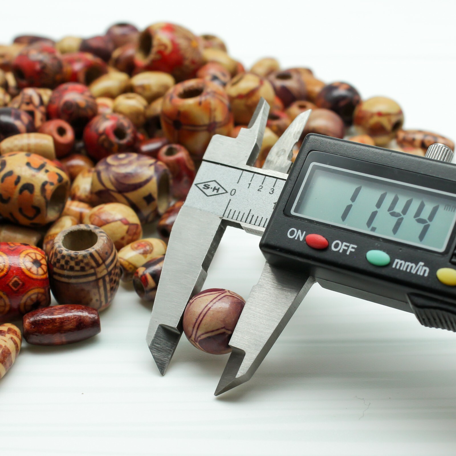 500 Wooden Beads for Jewelry Making – Painted Assorted African Beads