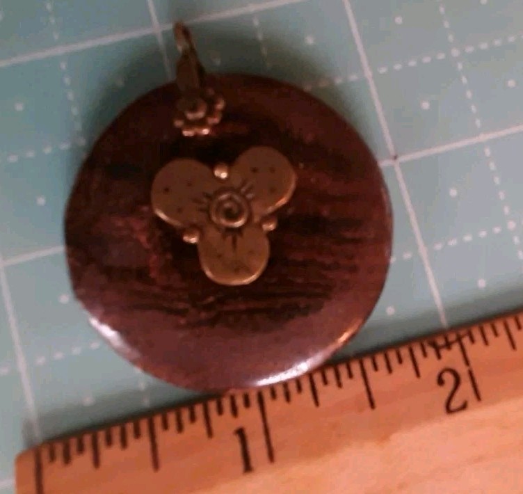 5 Stone Pendants: Quartz, Amethyst Geode. +Glass mixed lot, w/bales, (no chains)