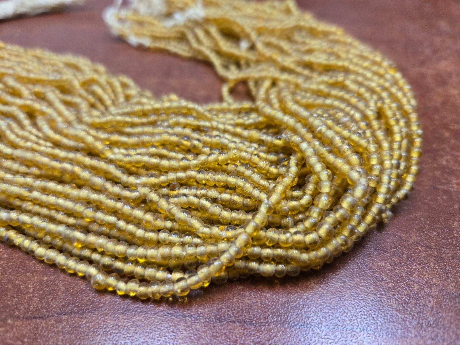 50 STRANDS AMBER GLASS BEADING BEADS 4mm #A252