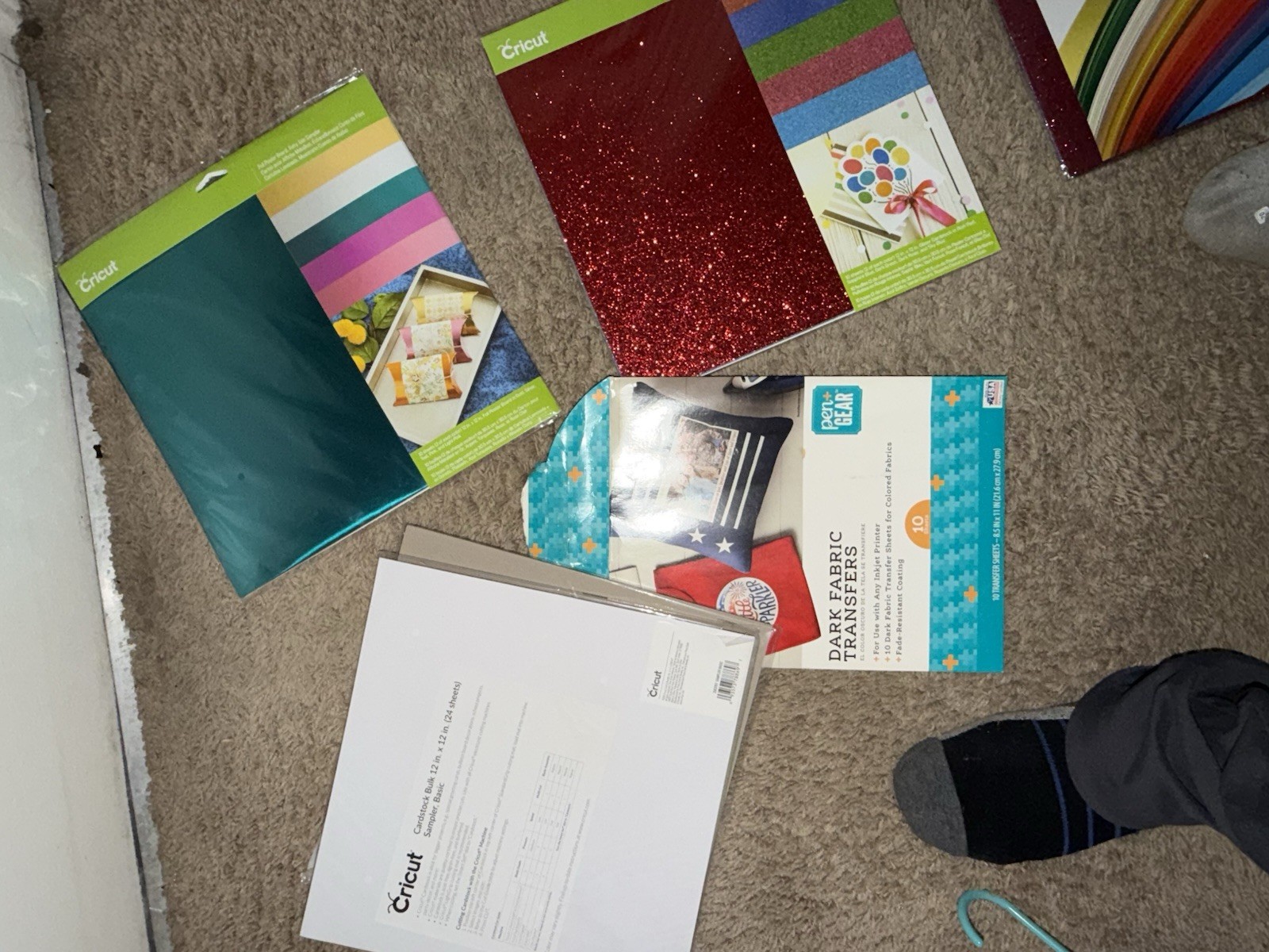 Siser HTV, Siser Brick 600 And Cricut Iron-On Bundle in Various Colors