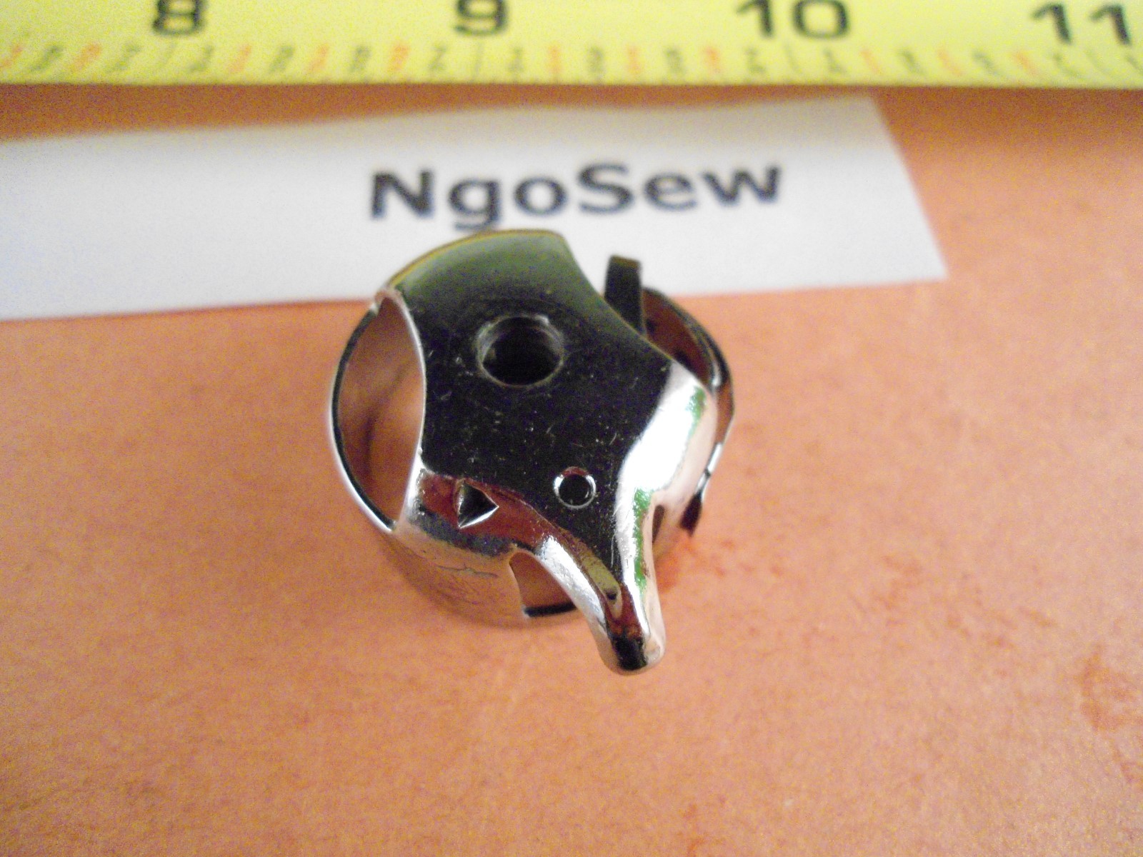 BOBBIN CASE fits HUSQVARNA VIKING SEWING MACHINES #4114962-01 100,950,3320,6460