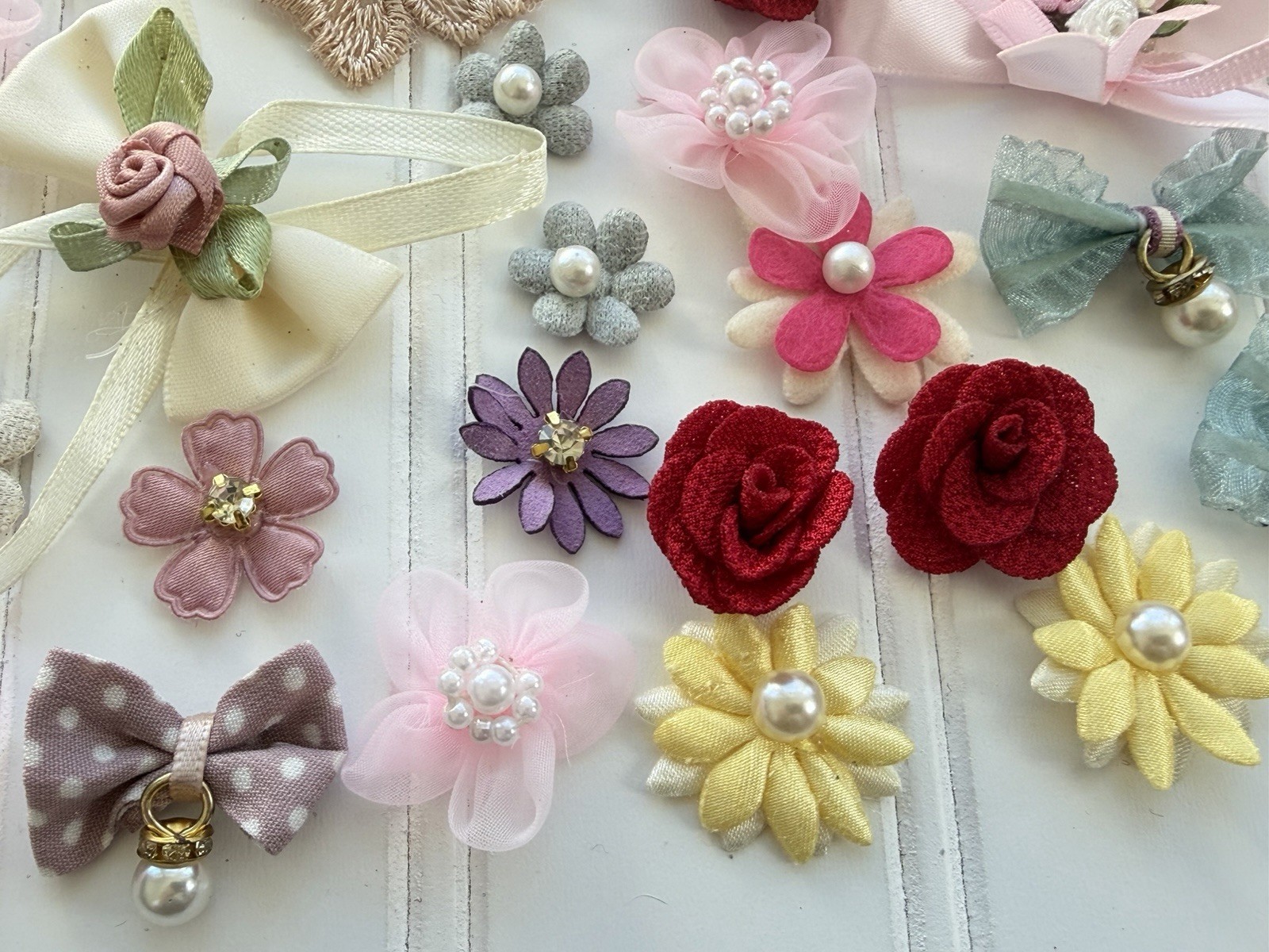 30 Pcs Mix Lot of Floral Appliques/Patches for Sewing/Bridal/Crafts