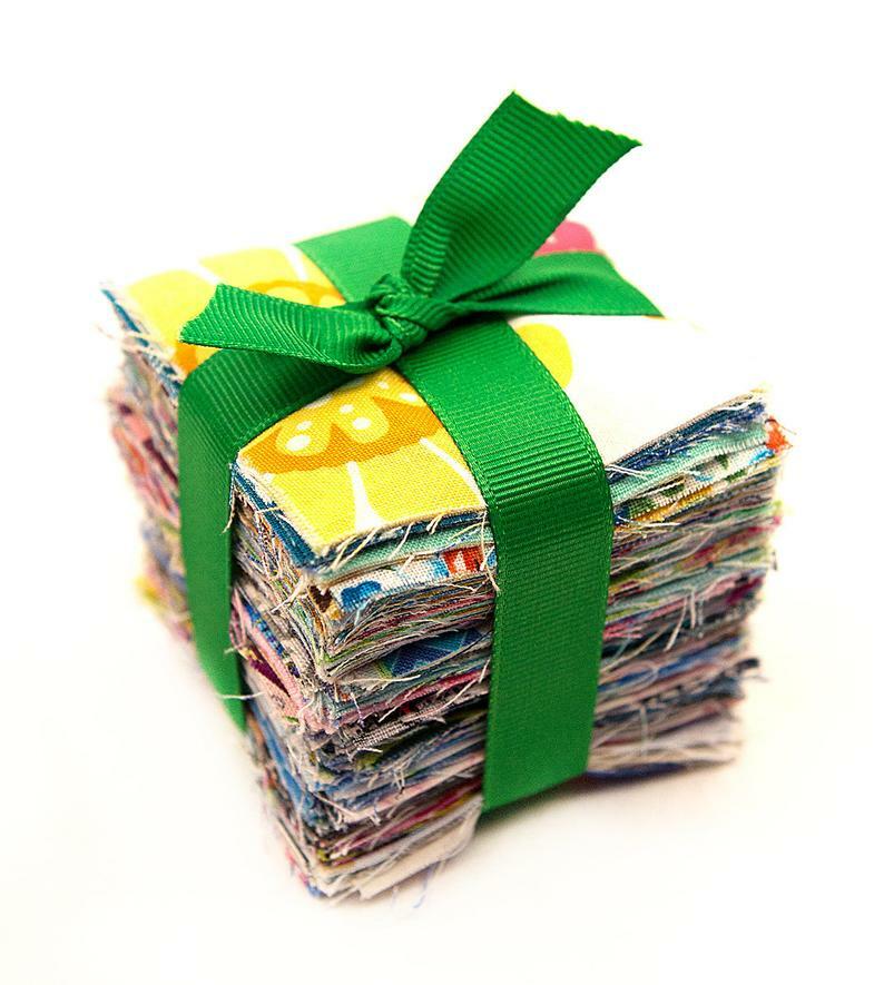 200 piece pre cut charm pack 2.5″ squares scrappy fabric quilt scrap sew cotton