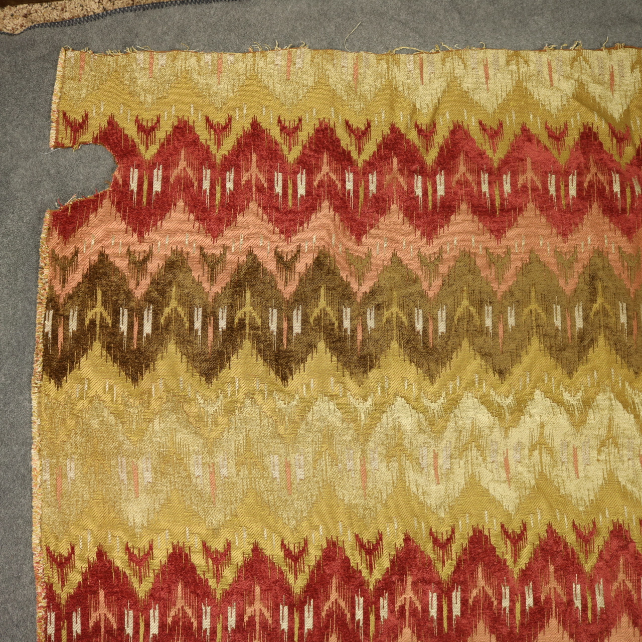 Geometric Earth Tone Chevron Striped Upholster Fabric Red Green Gold 56″x56″