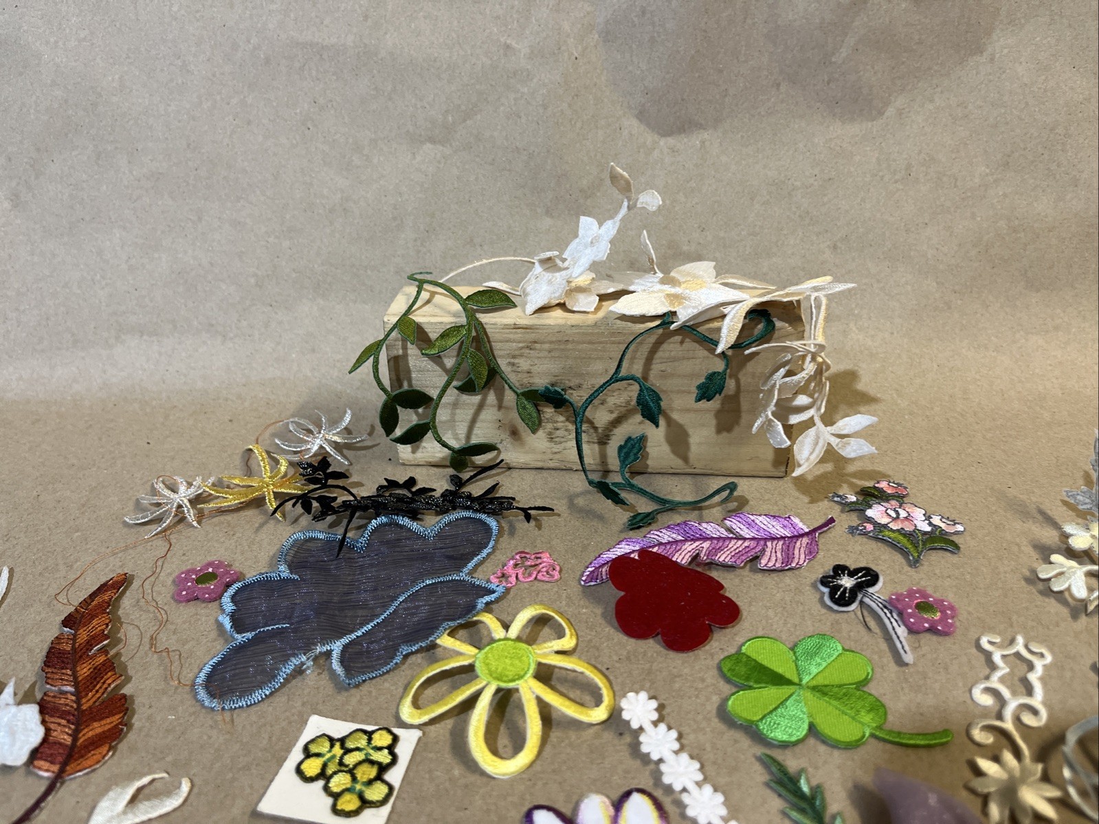 Lot of 15 – Various Flowers and Floral Vine Sew on Iron on Patches
