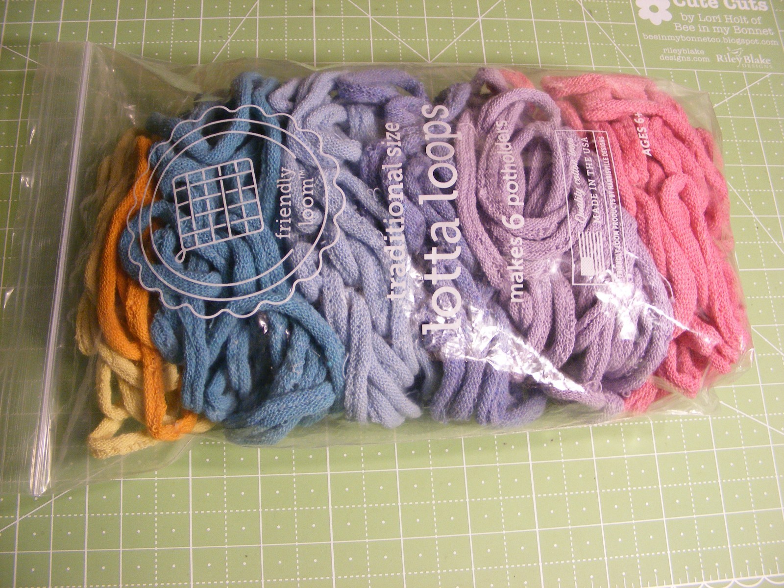 Friendly Loom Lotta Loops – 7” Traditional-Sized Botanical colors Potholder