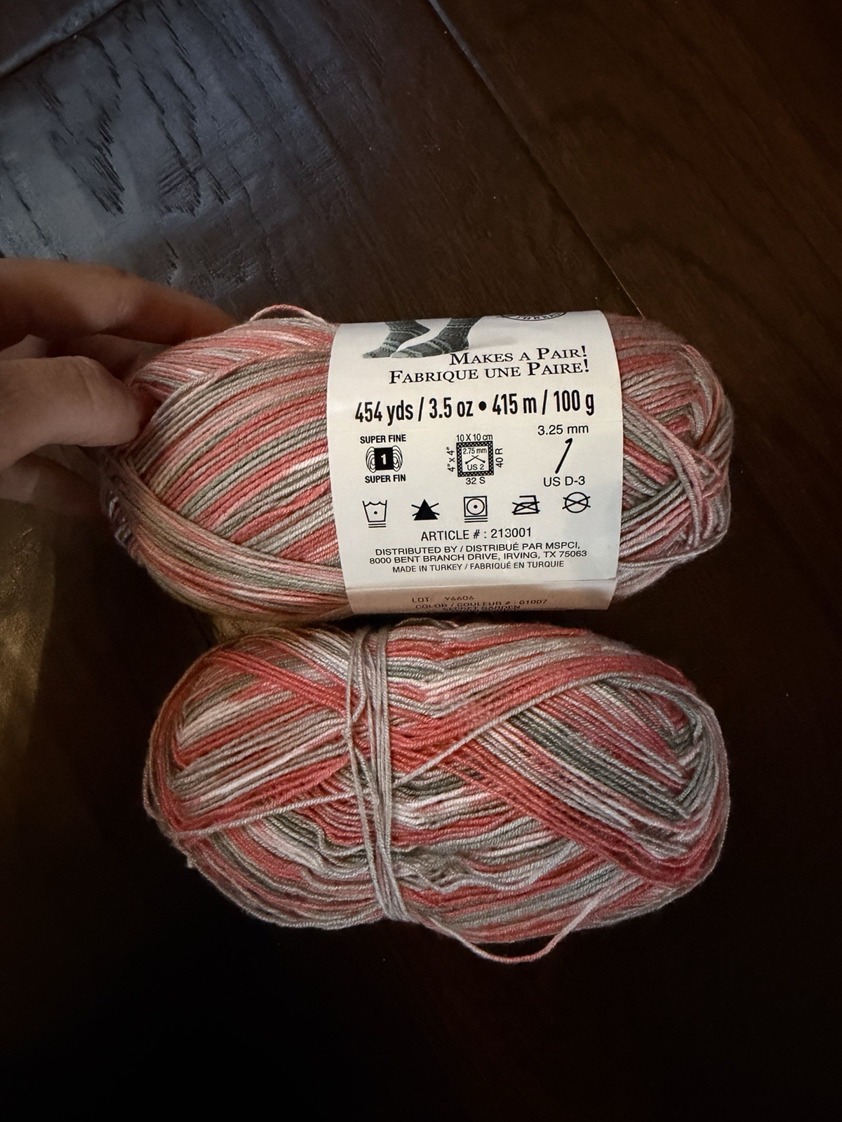 Loops & Threads Perfect Pair Sock Yarn 1 Super Fine Variegated Lot Pink/Gray