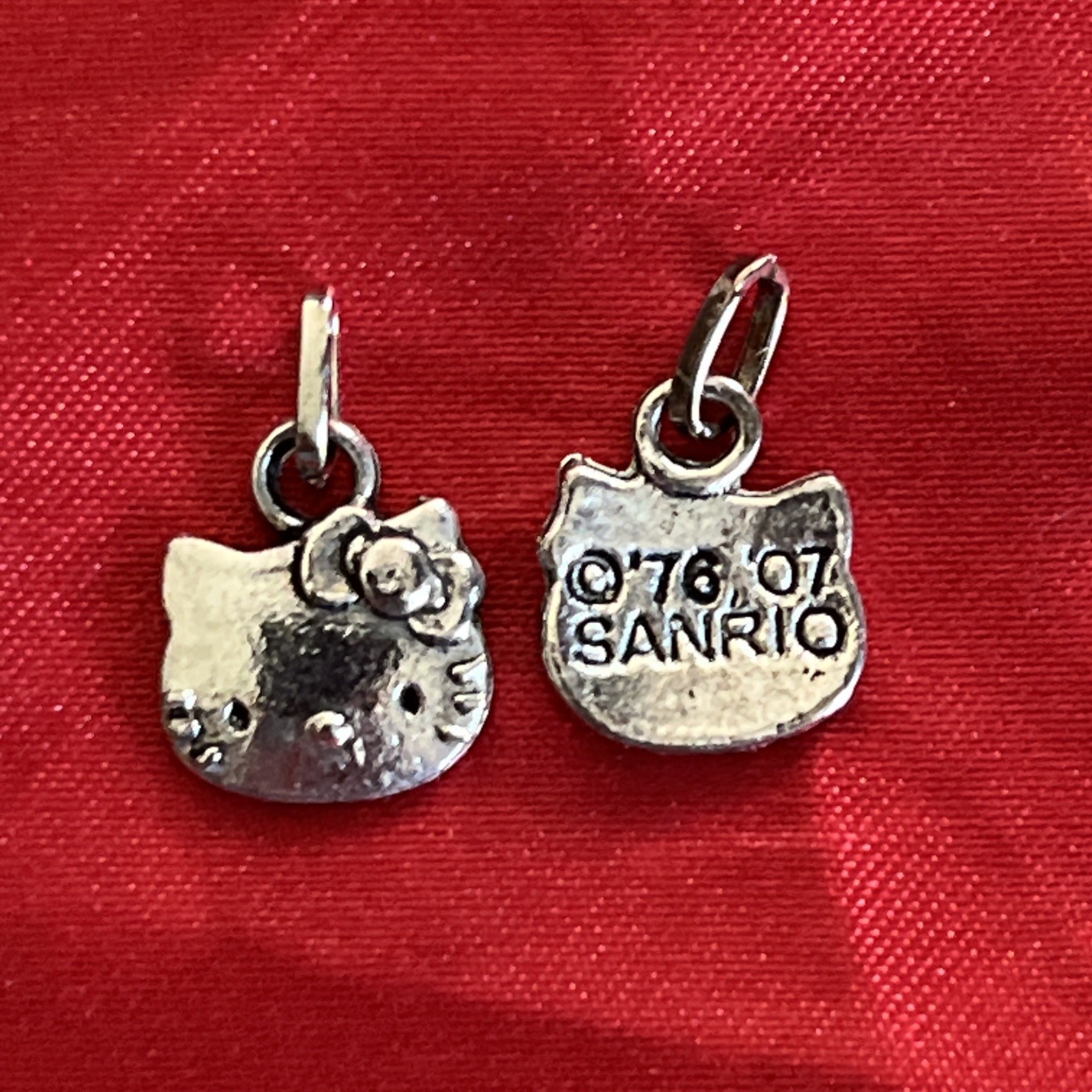 W/LOOP PETITE HELLO KITTY CAT HEAD SILVER TIBETAN TINY CHARM BRACELET NECKLACES