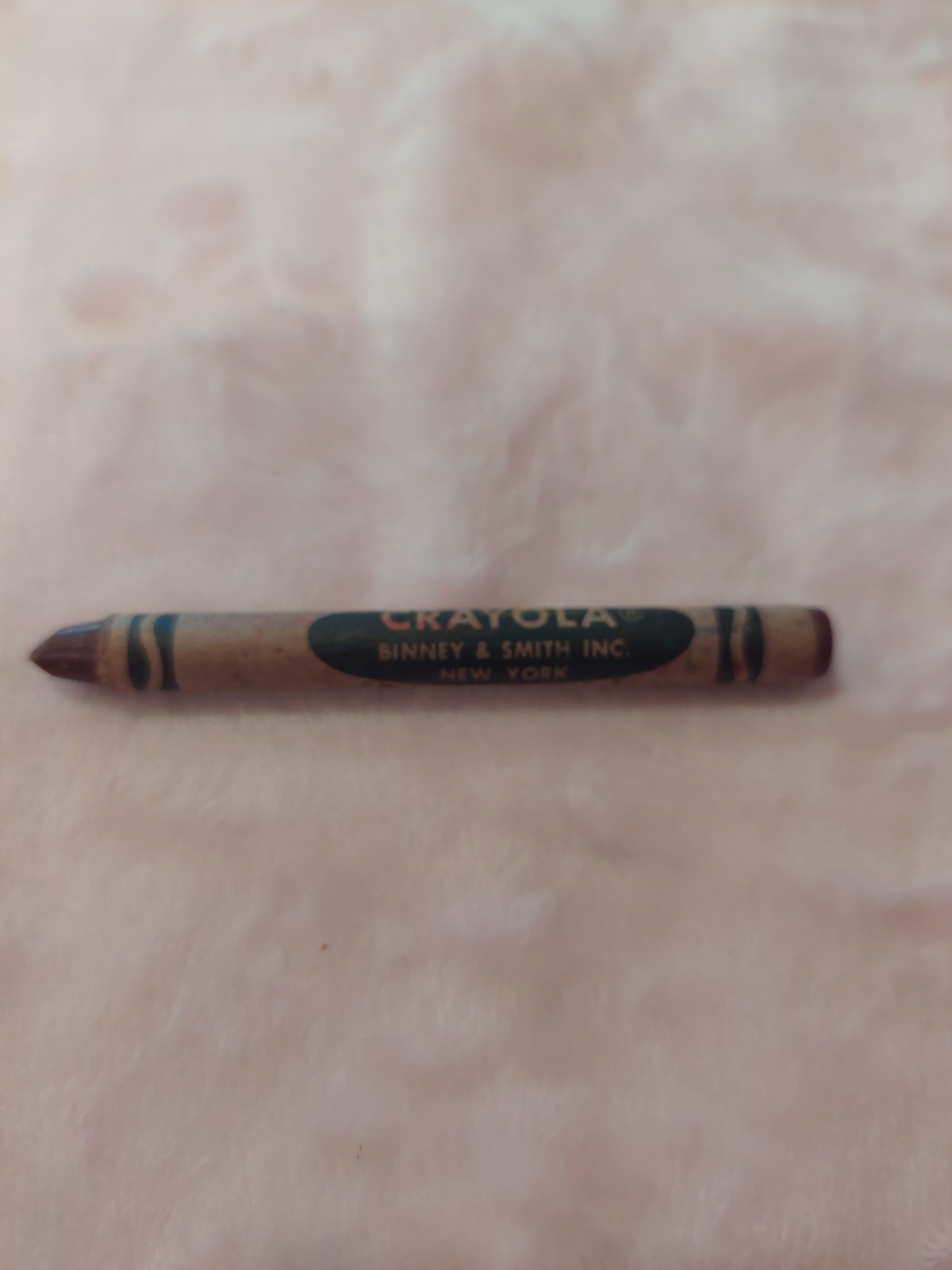 Crayola Crayons Mulberry Old Logo, darker color