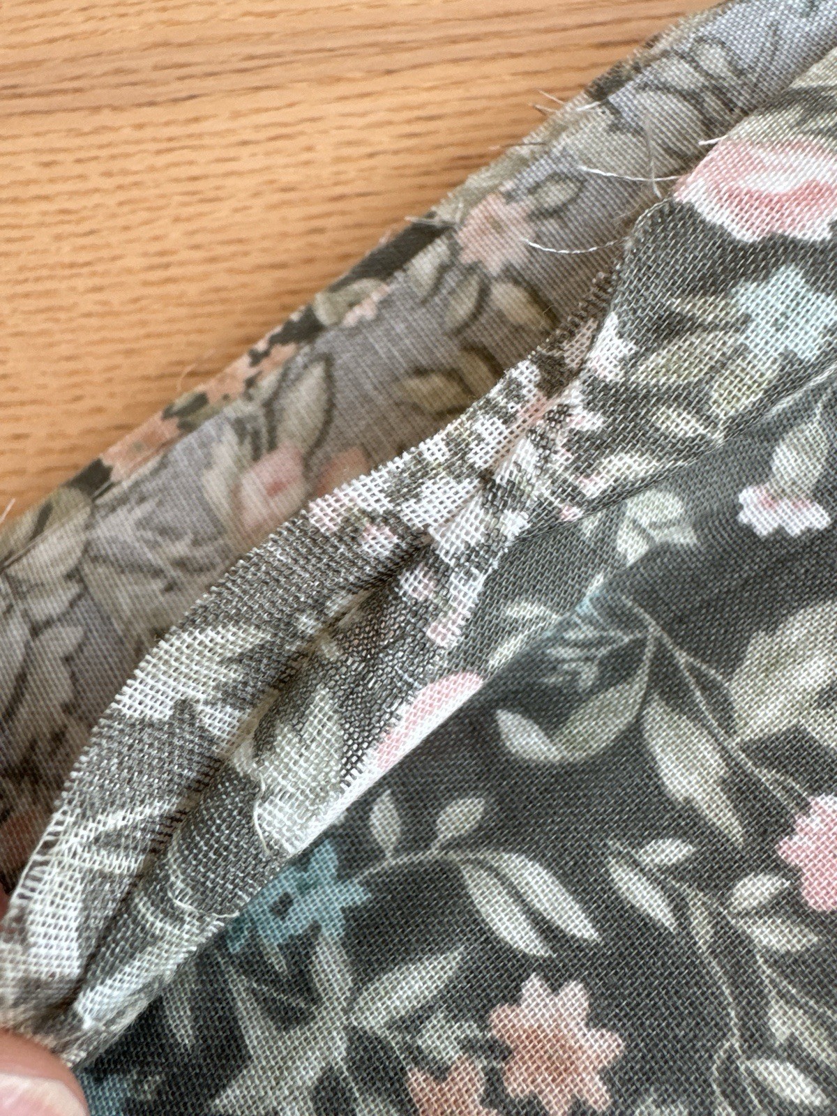 10 yds (6.5”) dusty roses olive green double gauze cotton fabric 260467 A05