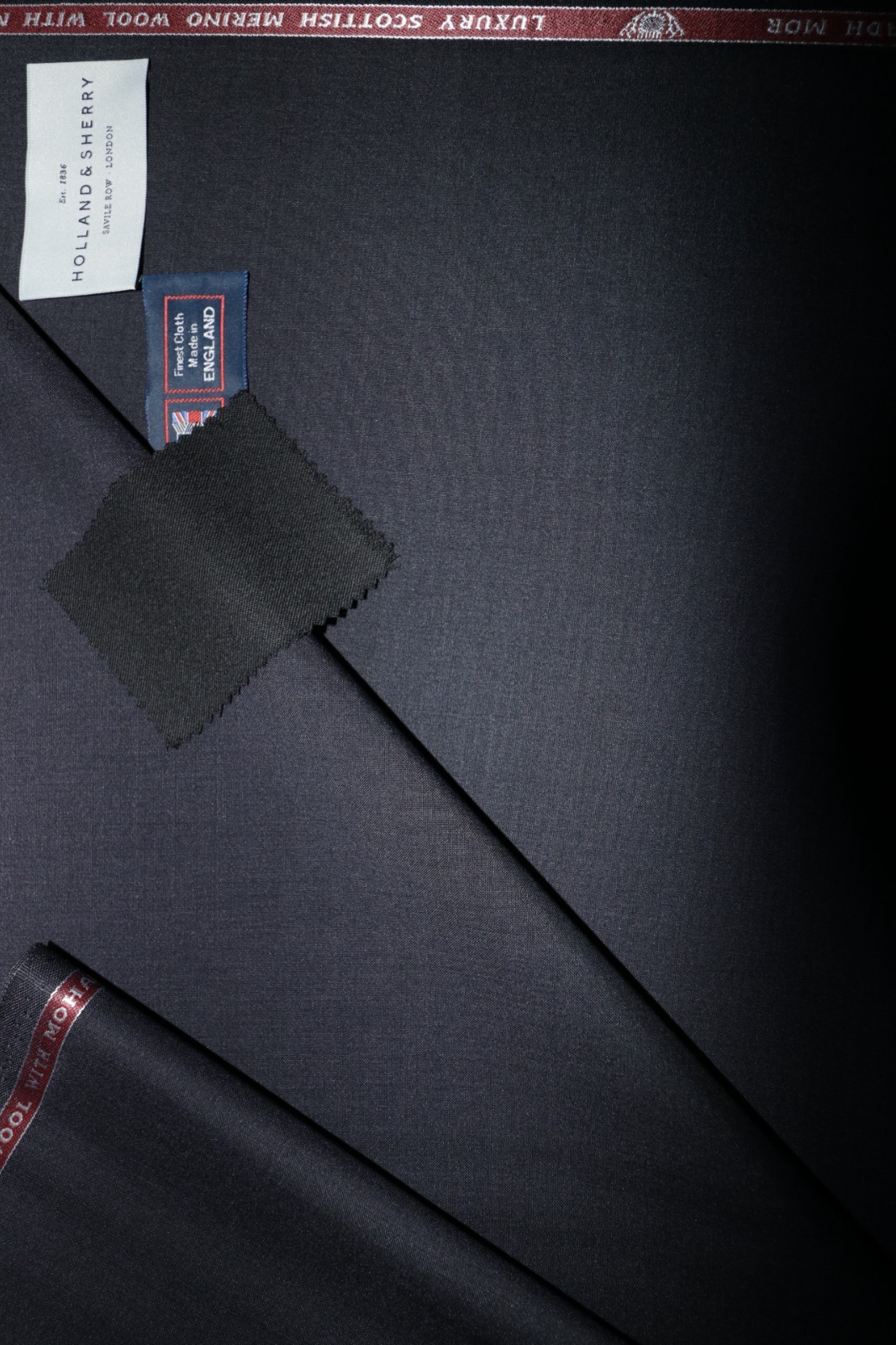 100% SUPER 120’s WOOL SUITING FABRIC MADE IN ENGLAND By Martin Sons & Co.= 3.4 m