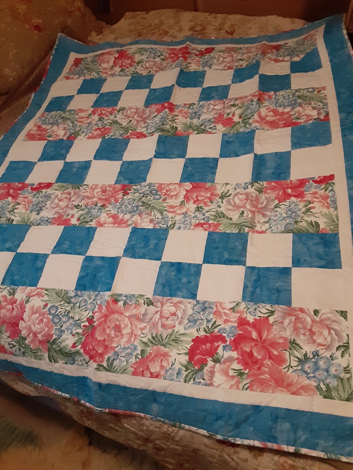 Handmade Bright Floral QUILT USA NEW Lap Throw Display 45×57 All Ages