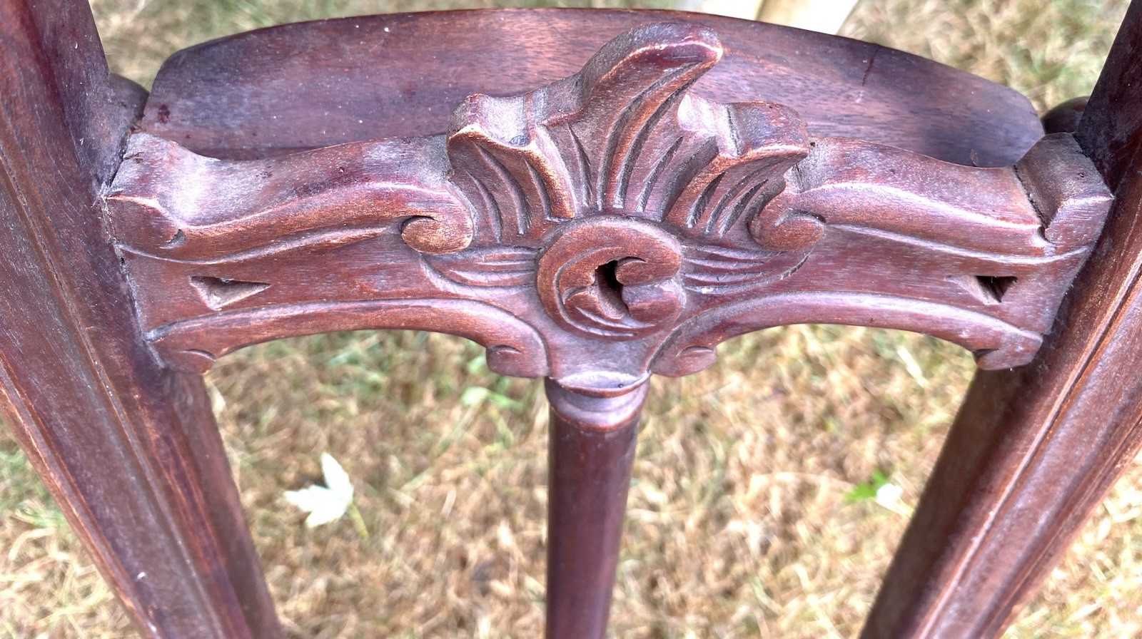 Vintage Hand-Carved 39″ Mahogany Baroque Revival Display Floor Easel Stand