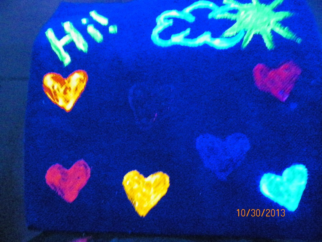 NEON FLUORESCE FABRIC PAINTS SHOES TEE SHIRTS HATS BLACK LIGHT RAVE PARTY