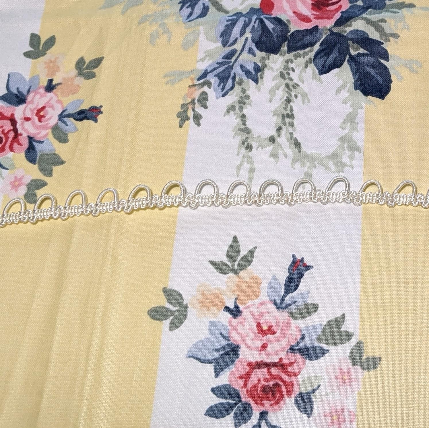 Ivory Elastic Button Loops: Bridal Gown Rouleau – 1/2″ Spacing