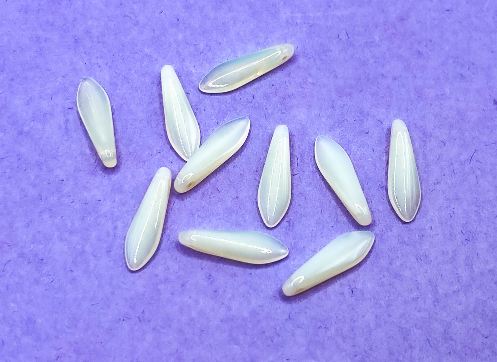 10pcs Uranium Glass Dagger Beads Pale Yellow Czech 16x5mm
