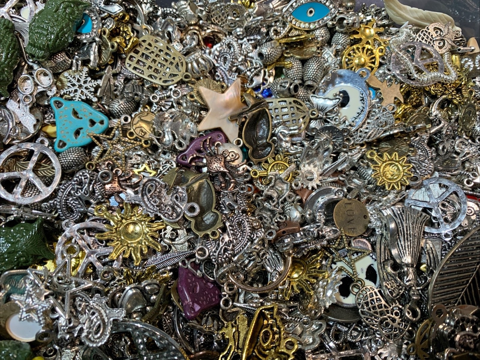 Charms For DIY Jewelry Making Crafts Random Lot 100 Pcs Mixed Mystery Scoop