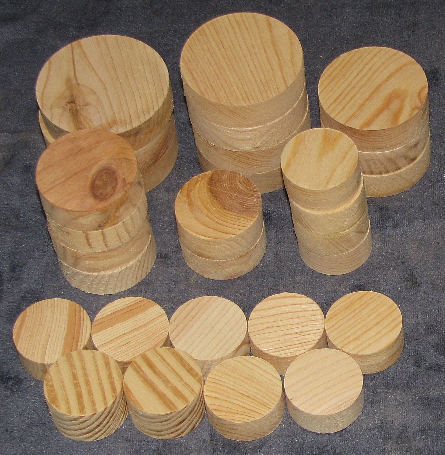 Centerless Small Wood Circles Discs Rounds Pine Poplar 3/4″ Thick Unsanded