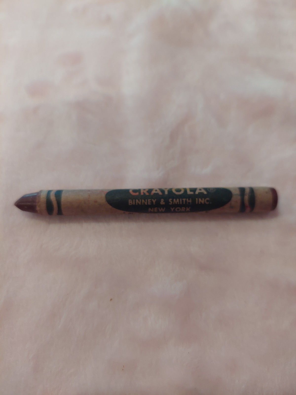 Crayola Crayons Mulberry Old Logo, darker color