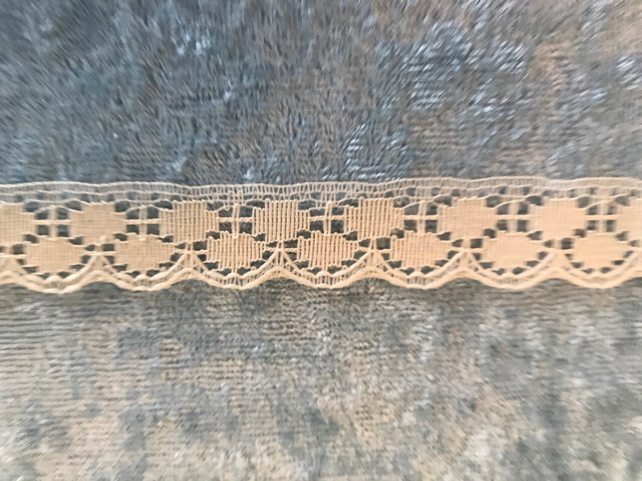 Sweet Lace Trim Beige Ecru Just Under Two and a Half Yards (88″) by 5/8th Inch 