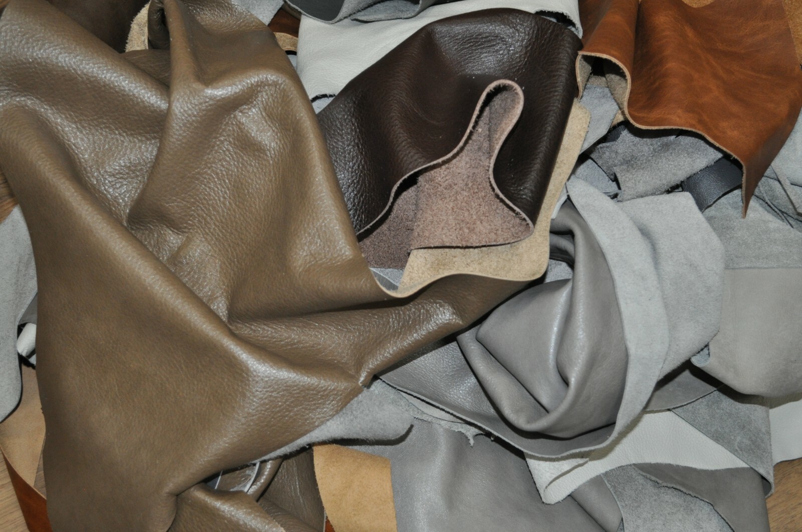 10 lb Box Mixed Colors Cowhide Remnants Scrap Leather Pieces Free Shipping