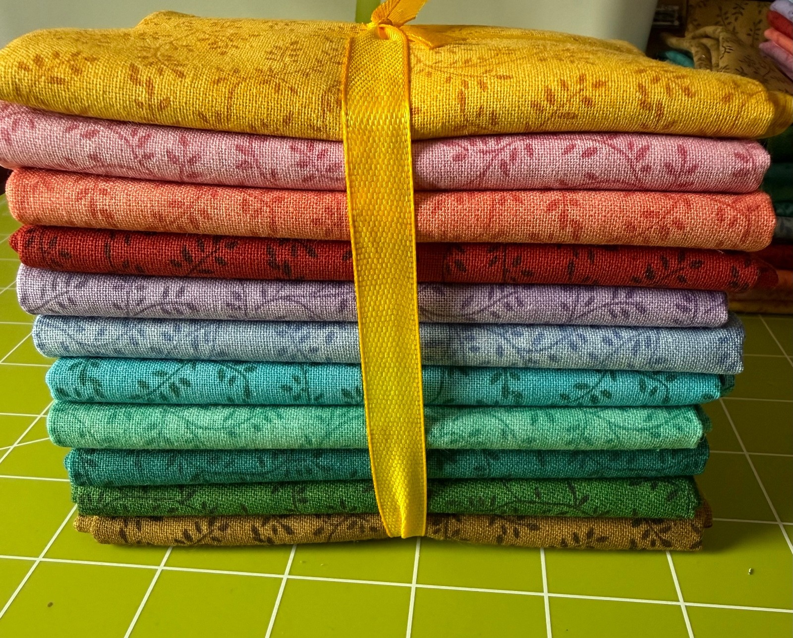 Tiny Vines Fat Quarter Bundle, 11 pc, 100% Cotton