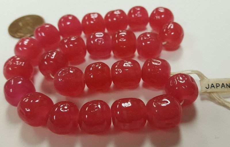 24 VINTAGE JAPANESE CHERRY BRAND GLASS DARK PINK 12mm. BAROQUE ROUND BEADS 4612T