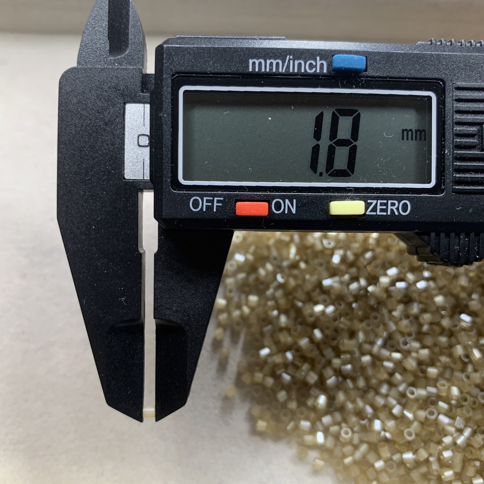 Wholesale 4Oz/114G Delica Beads Bulk Lot Gold & Silver Mixed 2.0-2.3mm Diameter