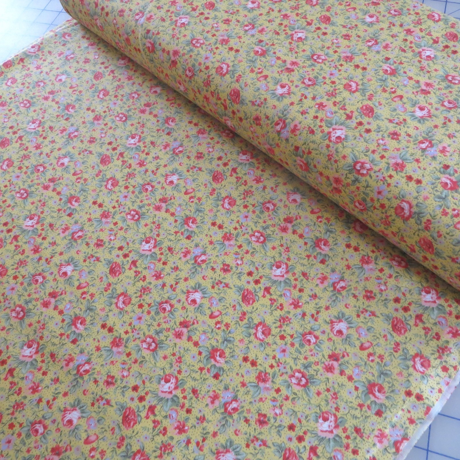 Yard ~ Country Floral Pink Roses On Yellow ~ $3.99 Ships Any Amount Of Fabric.