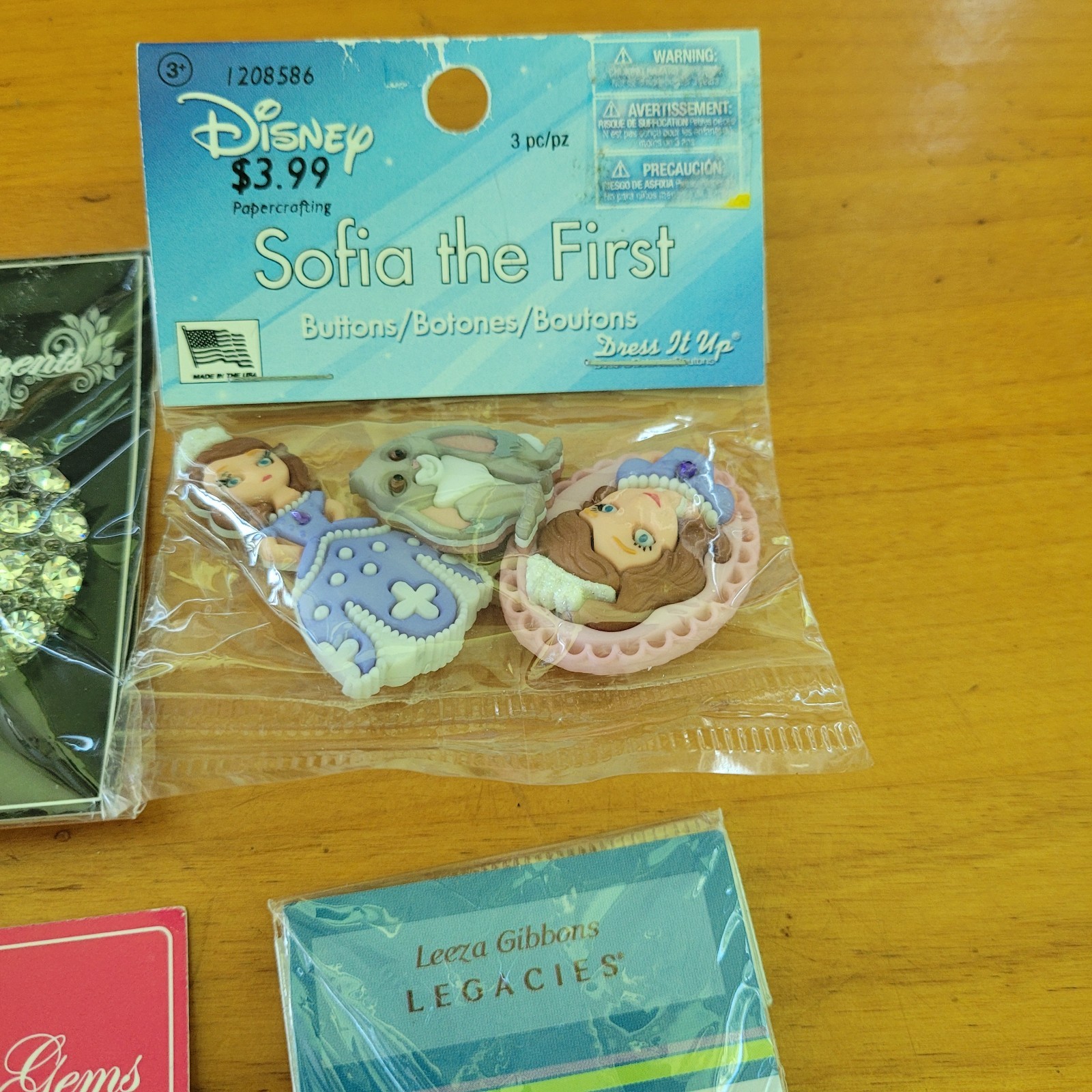 Vtg Craft Destash Lot Disney Buttons Cameos Flowers Charms 6pc