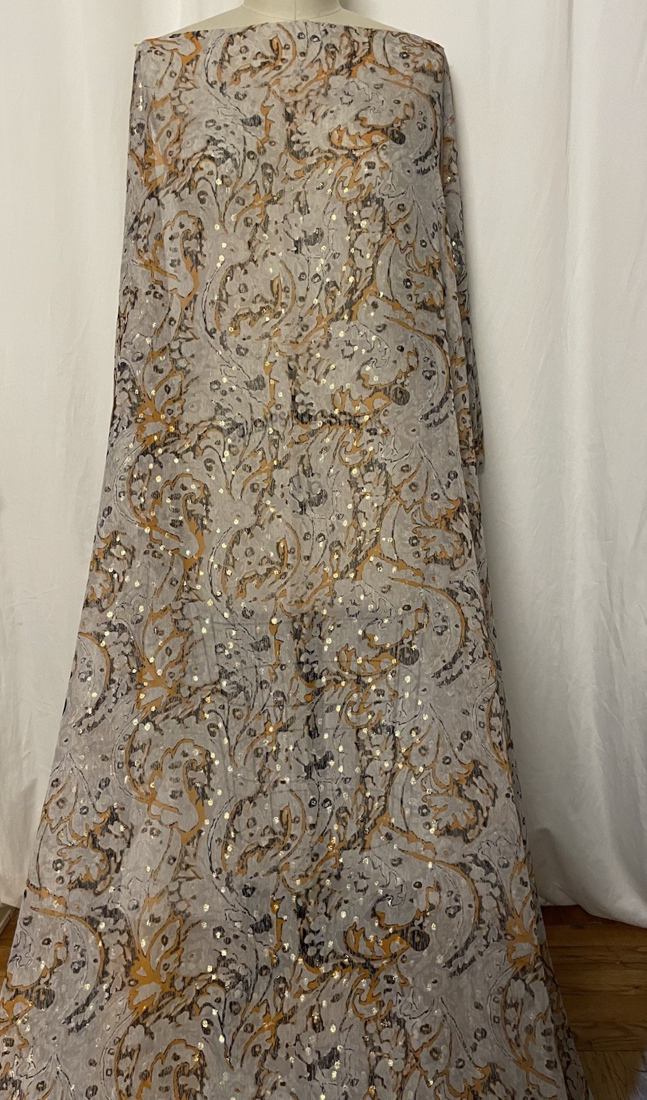100% Silk Chiffon Georgette Gold Lurex Grey Abstract Fabric By The Yard 56″ Wide