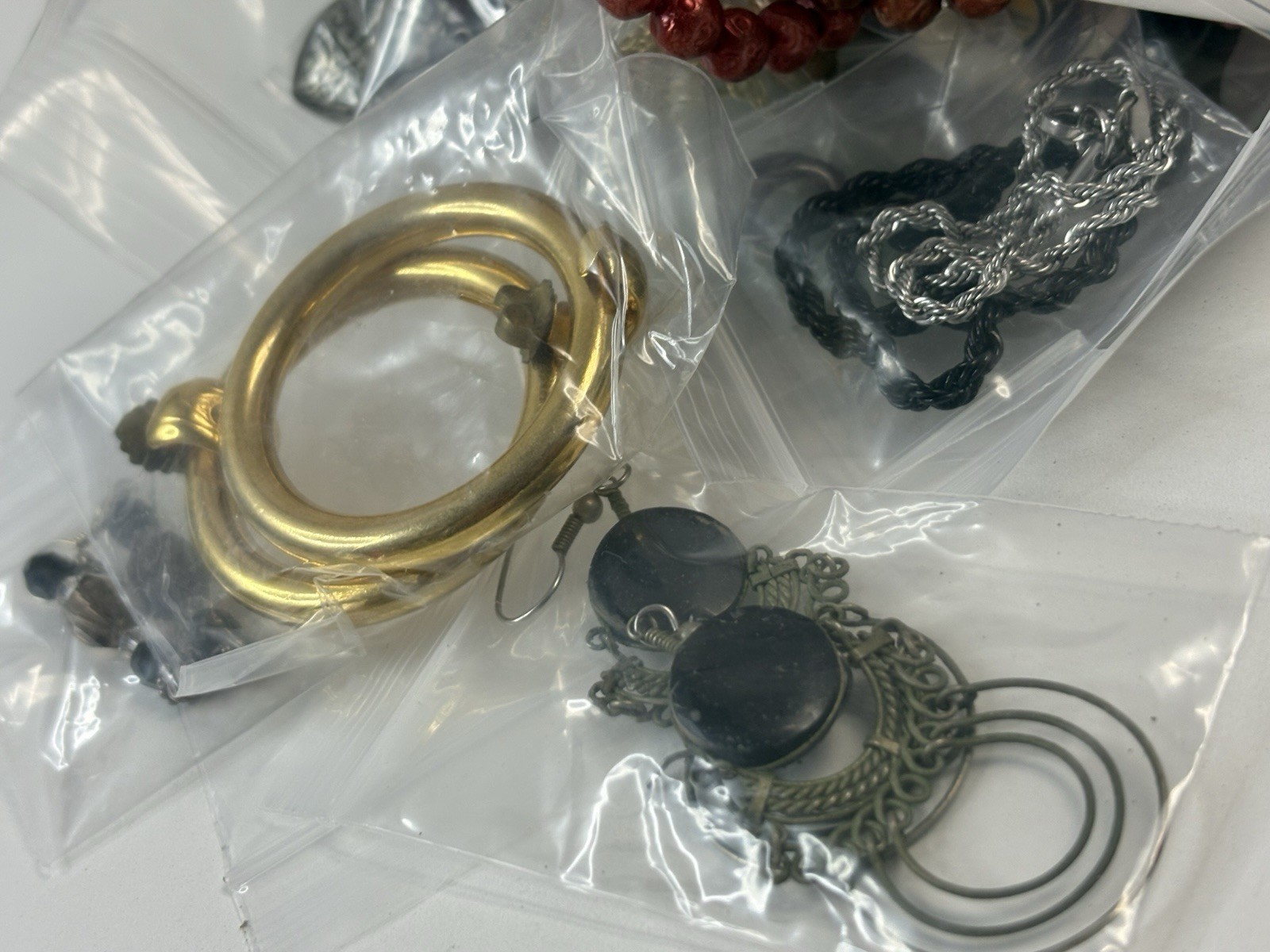 2 + Pounds Jewelry ~ UNSEARCHED ~ STORAGE UNIT FINDS ~ READ DESCRIPTION