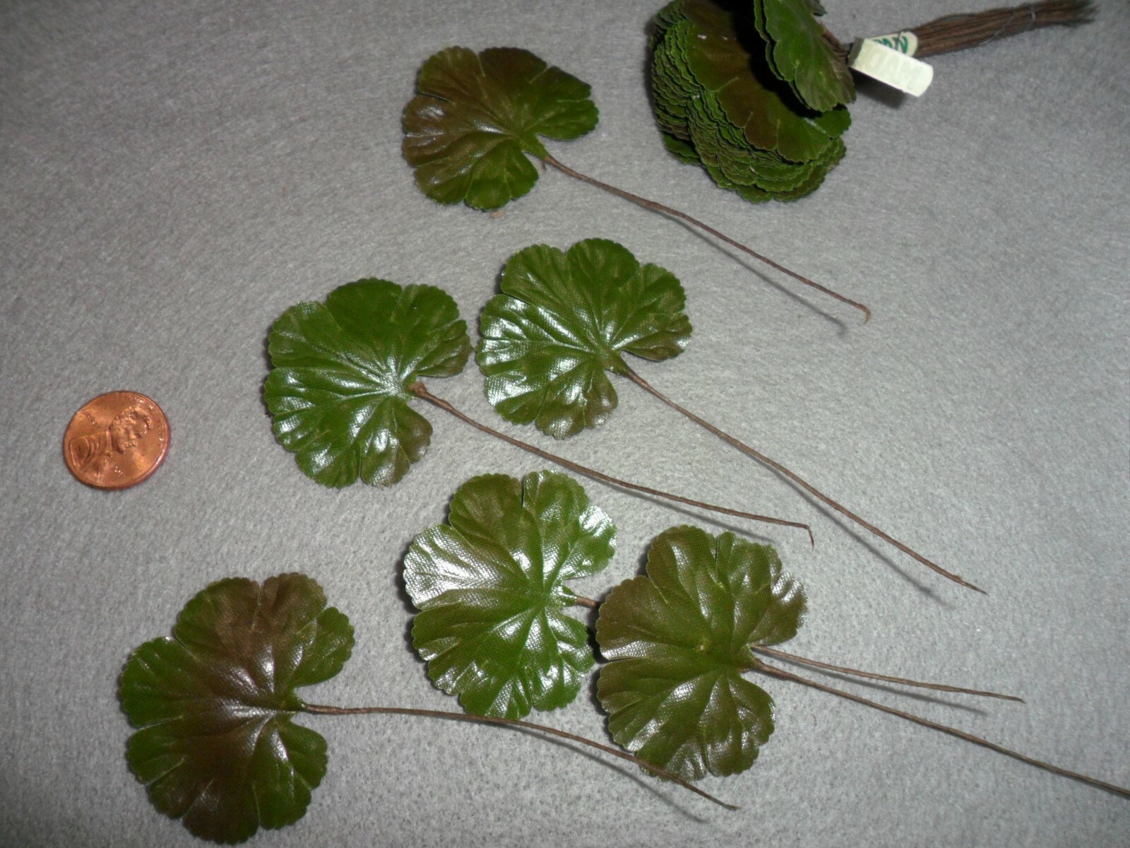 Vintage Small Green Geranium Leaves – Made in Japan 1 Dozen