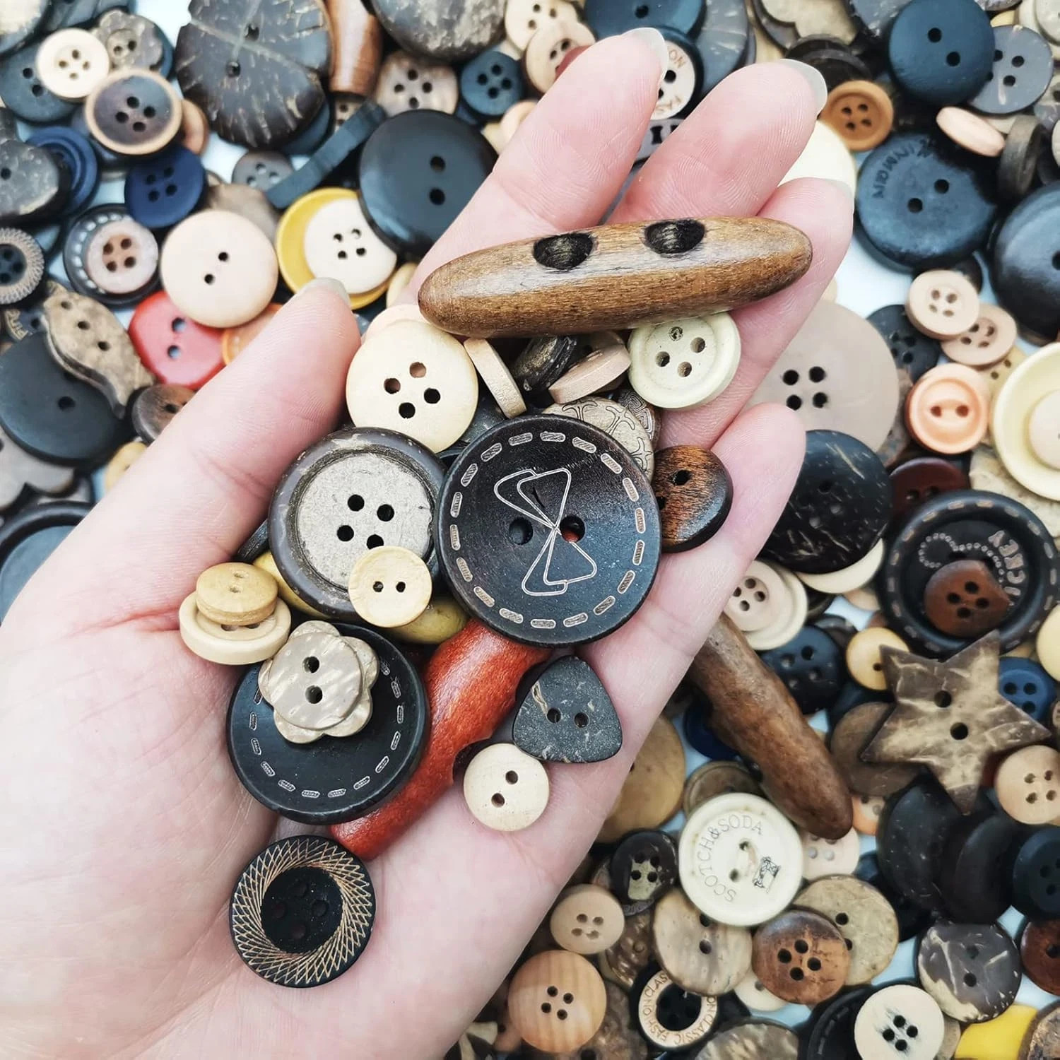 1600Pcs Assorted Sizes Wooden Buttons for Crafts Bulk Mixed Coconut Shell