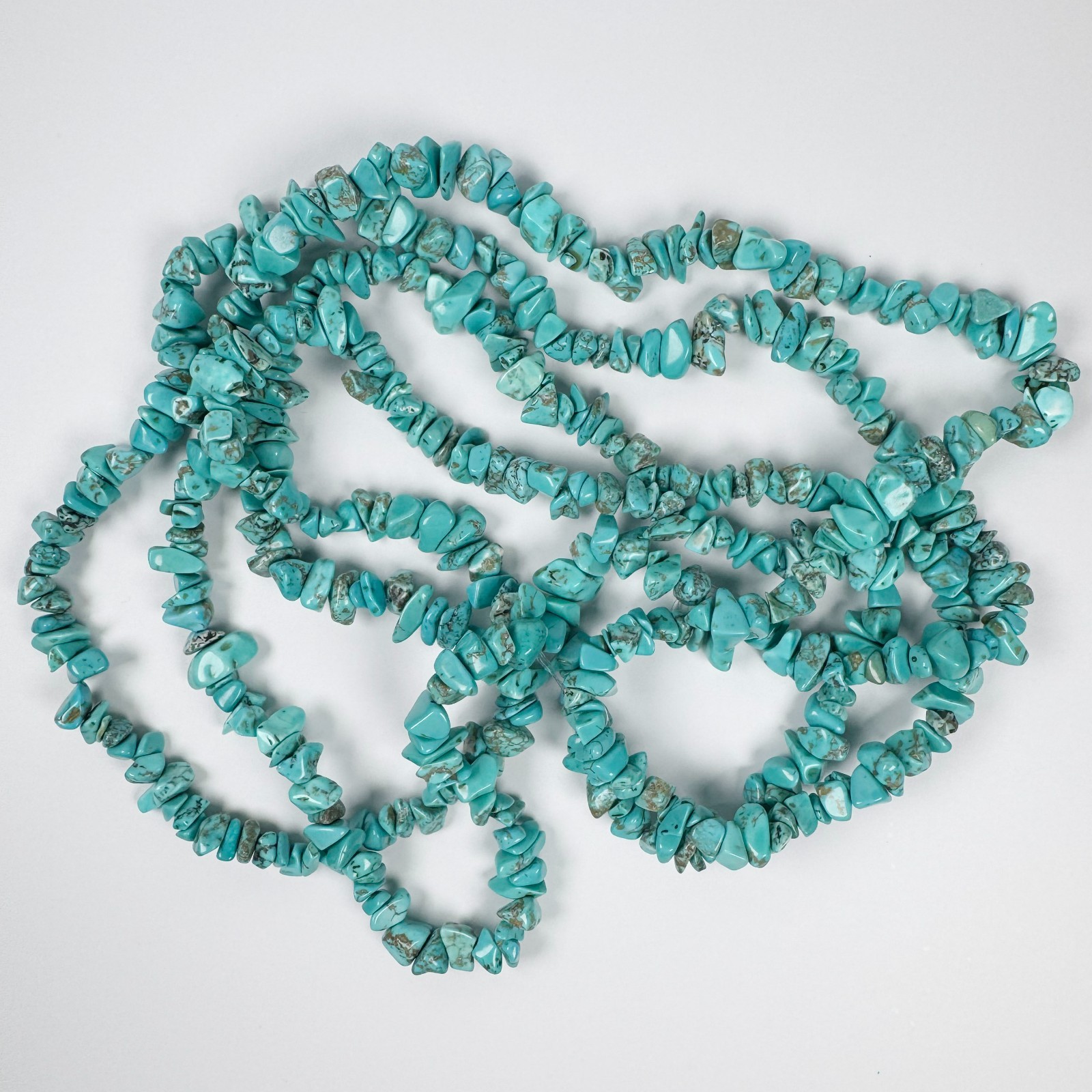 420pcs Turquoise Chip Beads 5-8mm Dyed Stone Loose Spacer Beads for Jewelry
