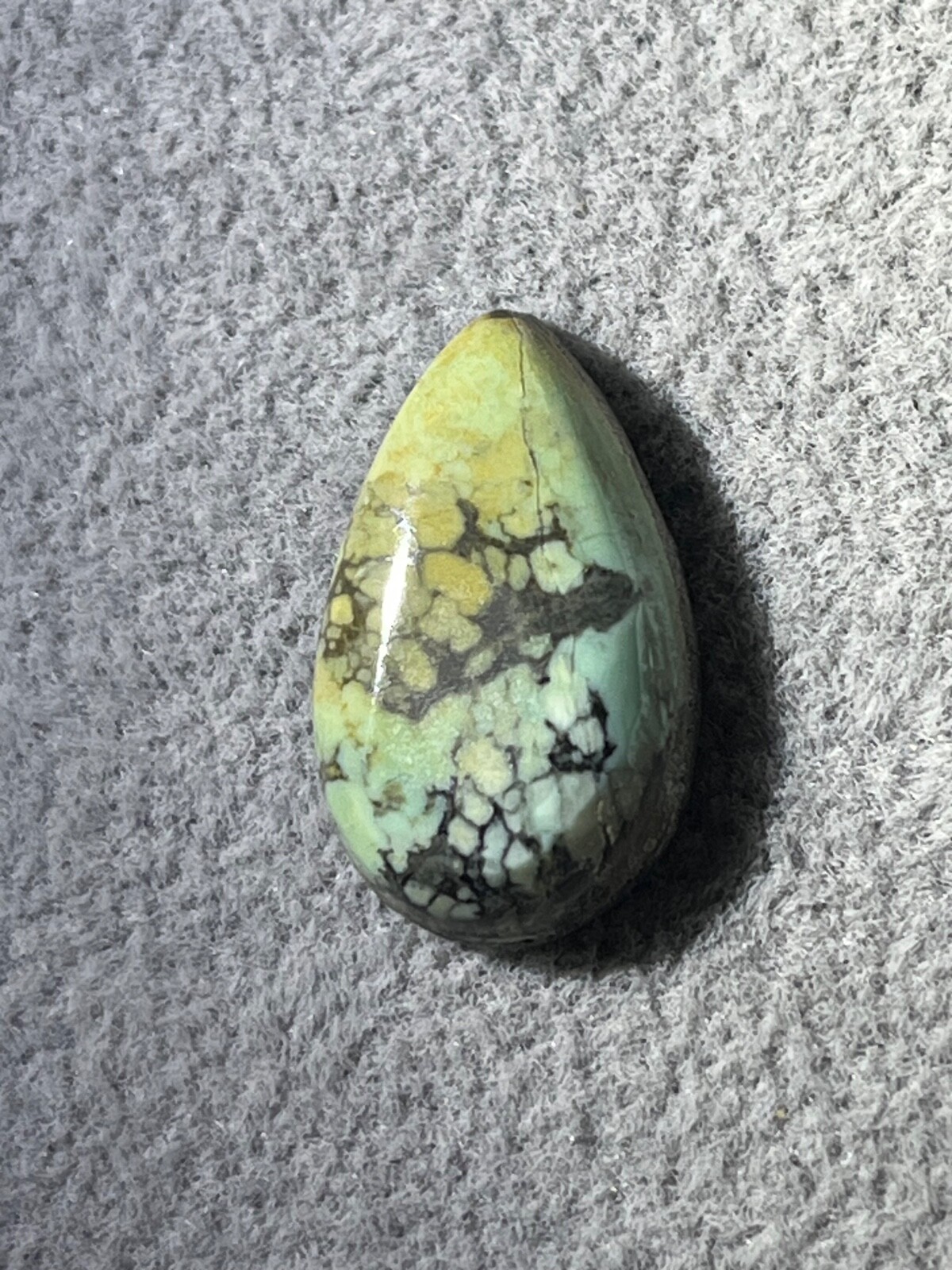 Tree Frog Variscite mine 8.35 ctw pear tear drop Cabochon NV, USA
