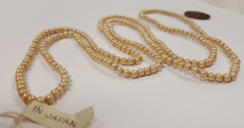 250 VINTAGE JAPANESE CHERRY BRAND GLASS BEIGE SATIN AB 3mm. ROUND BEADS 4723T