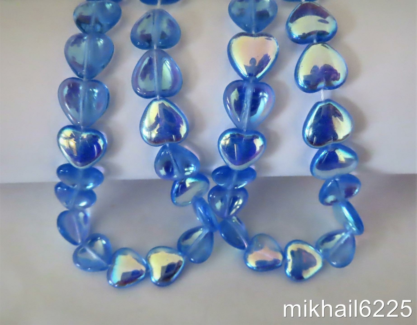 25 10 x 10 mm Czech Glass Heart Beads: Medium Sapphire AB