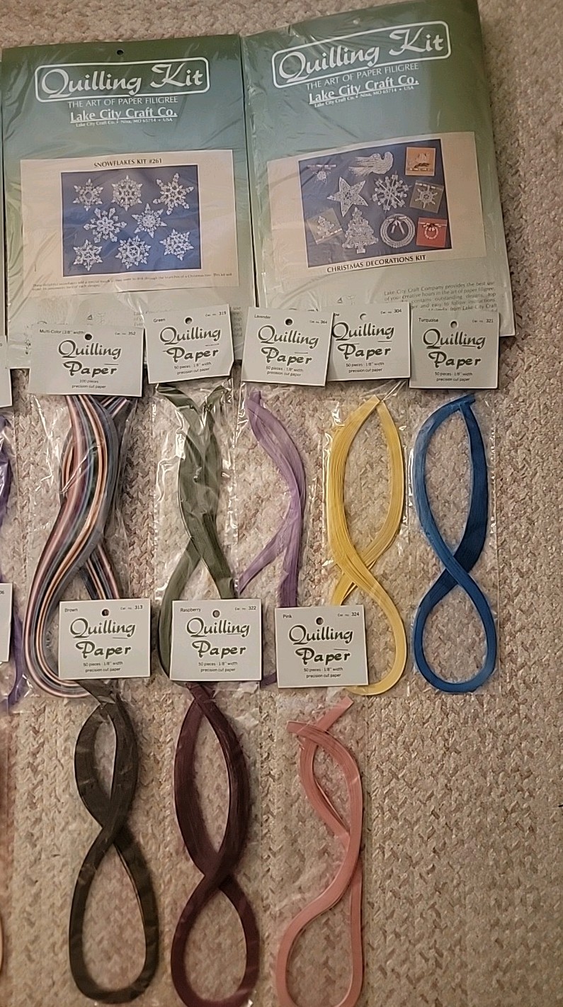 Lot Of Qulling Kits And Quilling Paper ( See Description)