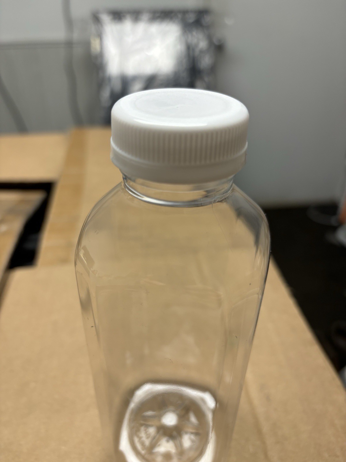 Case Of 60 Clear,￼16 oz Plastic Bottles, with Lids